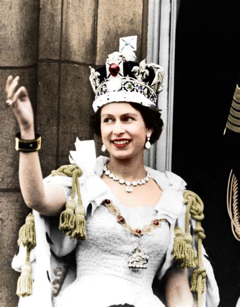 how old was elizabeth when crowned|when was queen elizabeth crown.